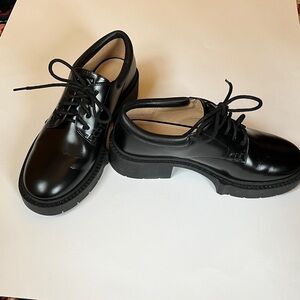 New Coach Women’s Lyla Derby Shoes size 5